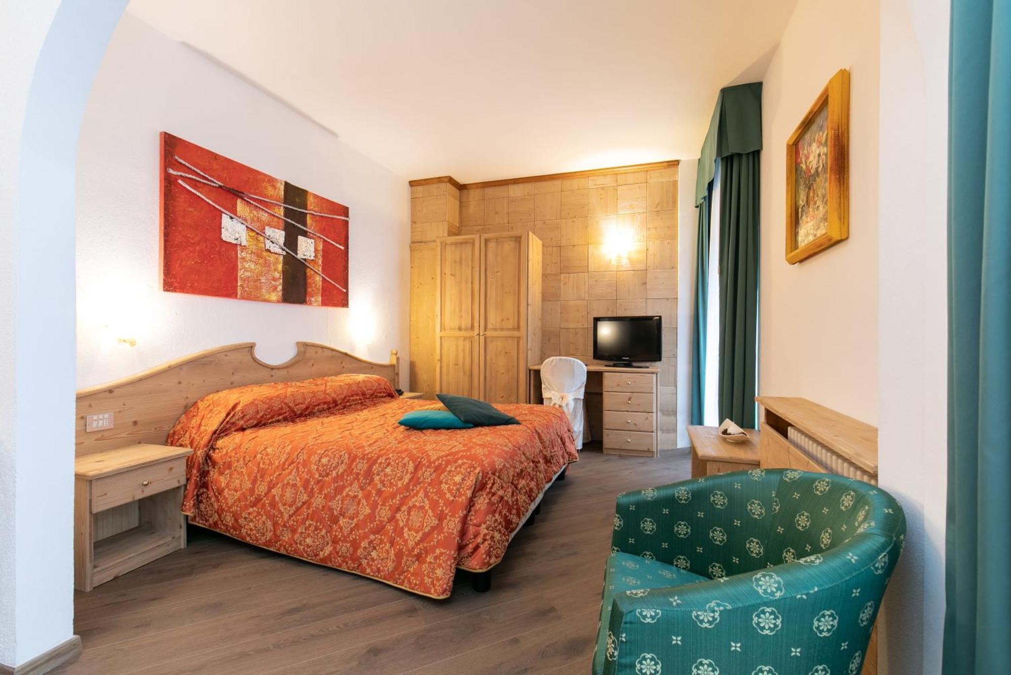 G. Hotel Des Alpes San Martino Di Castrozza Exterior foto