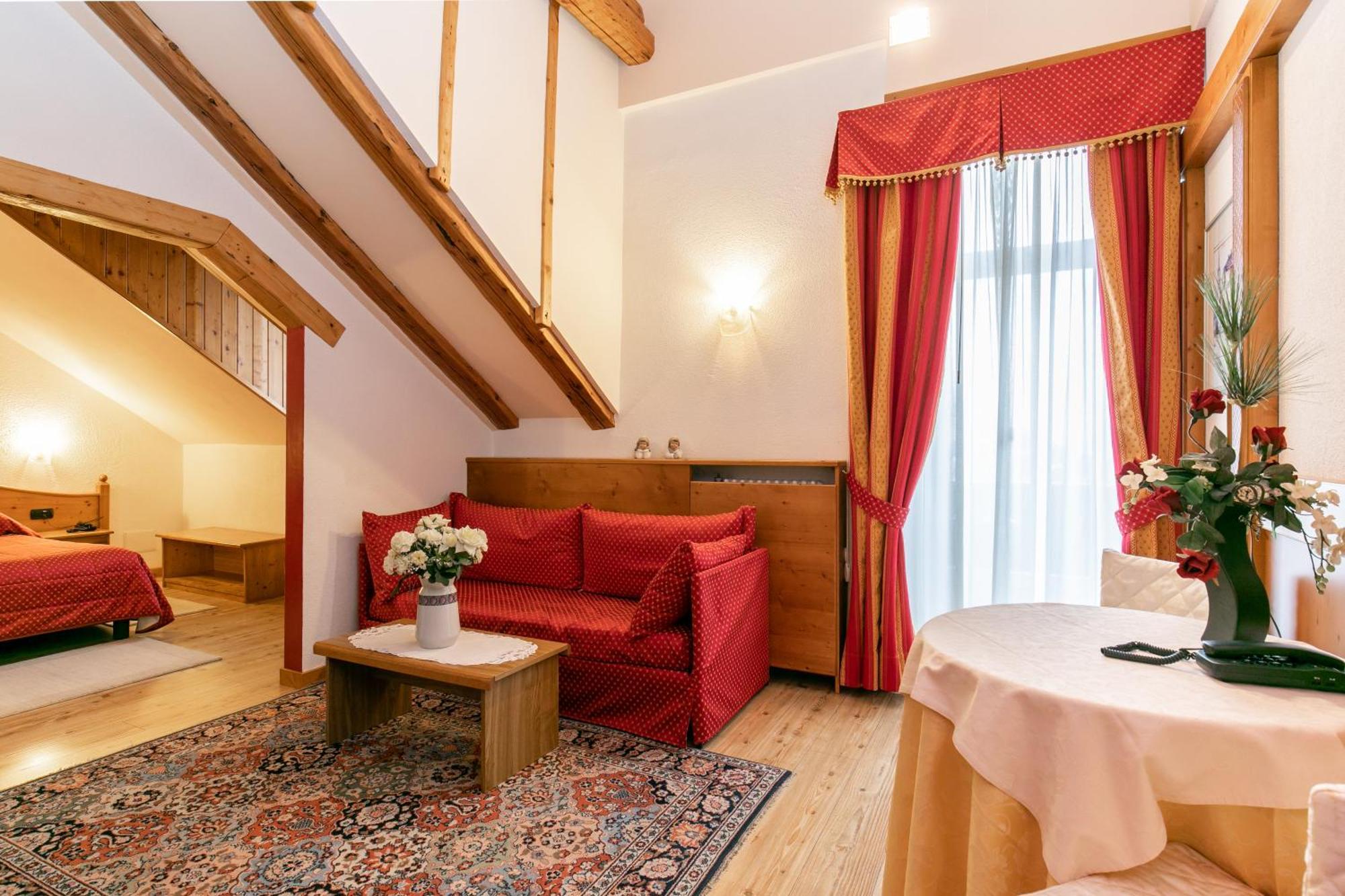 G. Hotel Des Alpes San Martino Di Castrozza Exterior foto