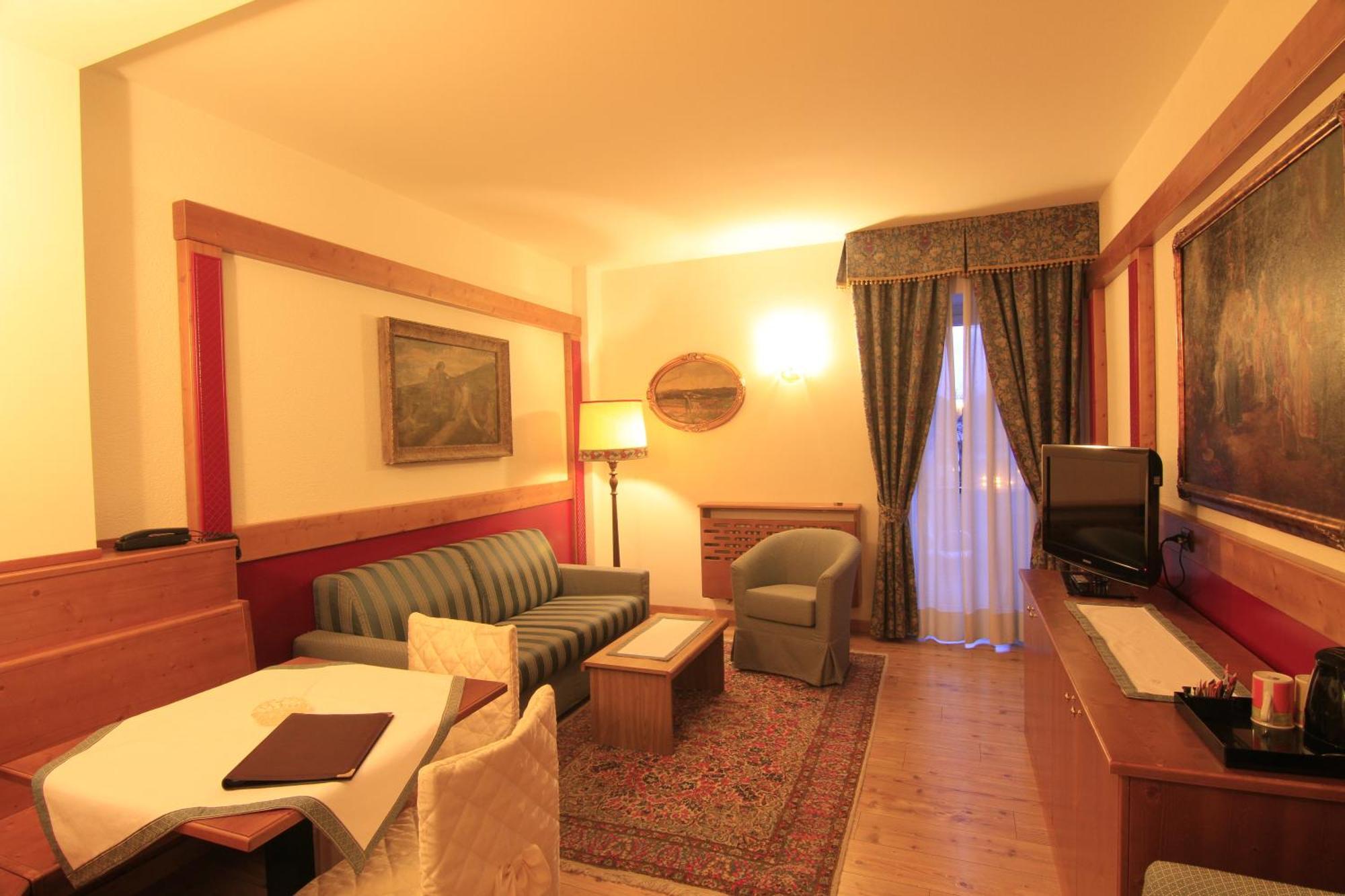 G. Hotel Des Alpes San Martino Di Castrozza Exterior foto