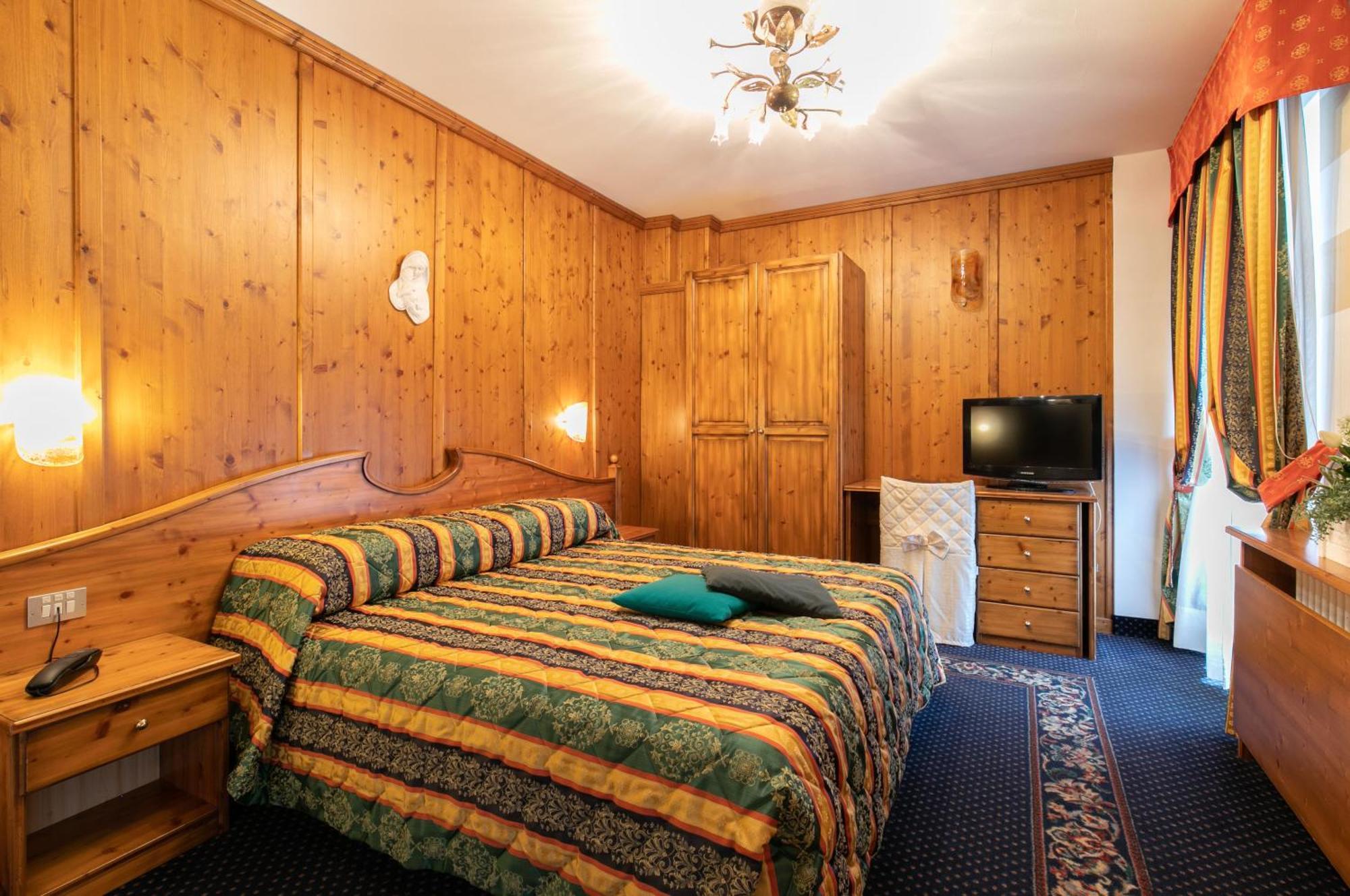 G. Hotel Des Alpes San Martino Di Castrozza Exterior foto