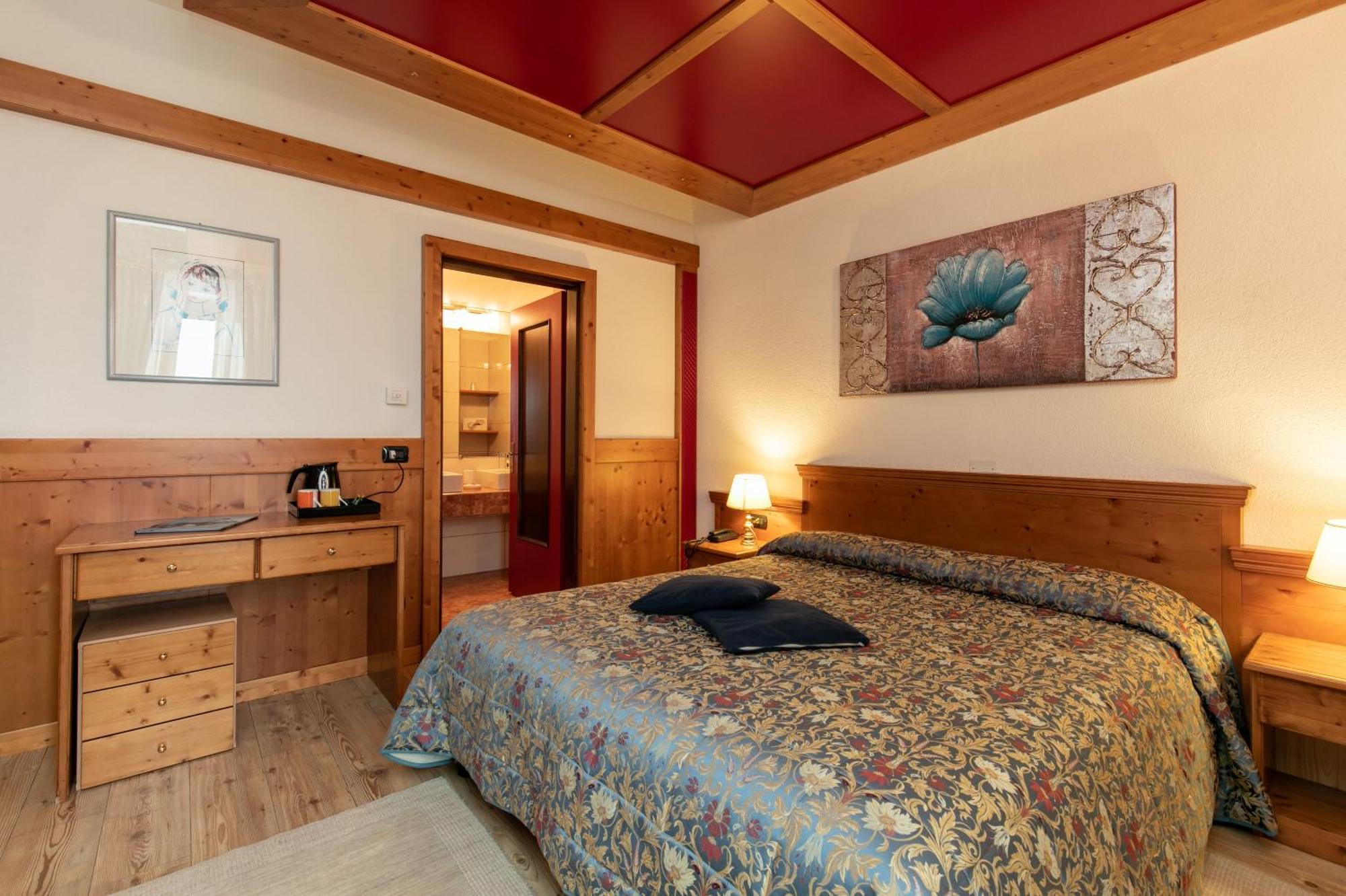 G. Hotel Des Alpes San Martino Di Castrozza Exterior foto