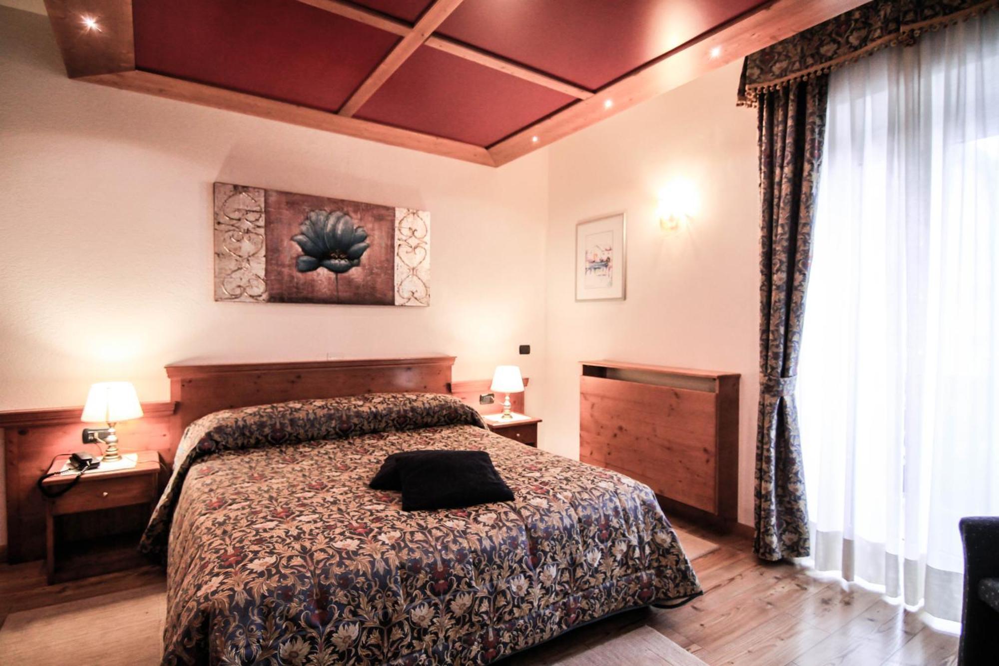 G. Hotel Des Alpes San Martino Di Castrozza Exterior foto