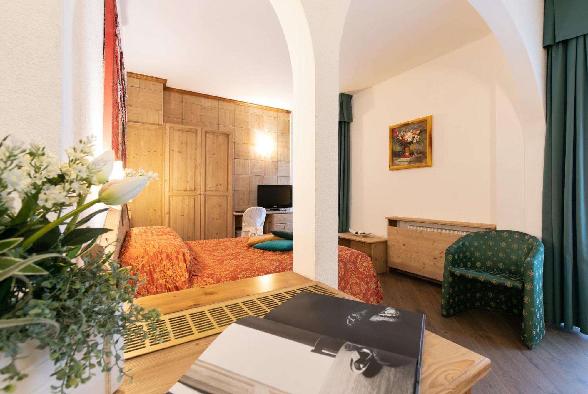 G. Hotel Des Alpes San Martino Di Castrozza Exterior foto